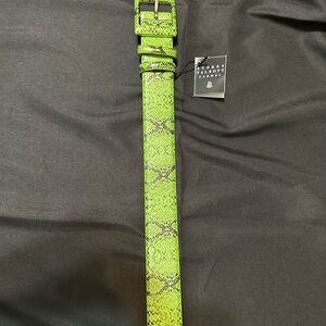 NWT Vibrant Green Snake Pattern Belt